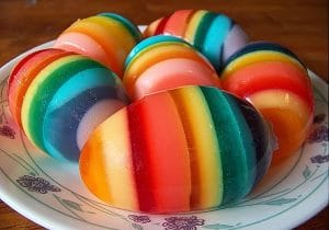 como- hacer-gelatina-de-colores-1