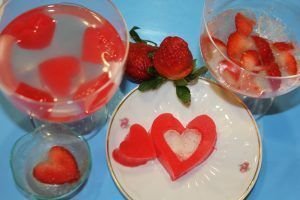 como hacer gelatinas decoradas con corazones-1