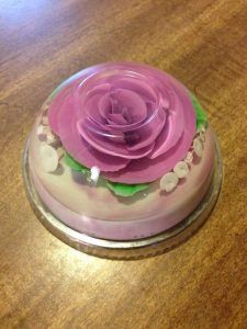 como-hacer-gelatina-artistica-flor-morada-5