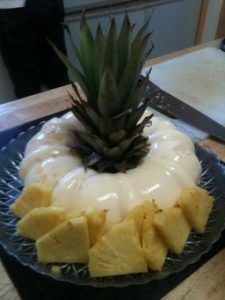 como-hacer-gelatina-de-leche-con-piña-en-almibar-4