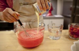 recetas-de-gelatinas-de-frutas-fresas-con-leche-condesada-6
