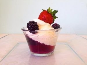 como hacer gelatina con crema y uvas