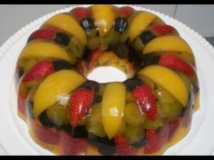 recetas-de-gelatinas-de-frutas-de-dos-capas-con-fresas-y-naranja-5