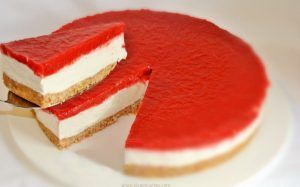 gelatina cheesecake con fresas
