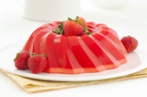 gelatina-de-frutas-con-fresas-y-melocoton-5