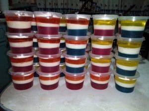 Como decorar gelatinas de colores 
