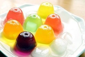 Como decorar gelatinas de figuras
