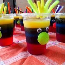 haciendo-rica-gelatina-de-colores-con-crema-3