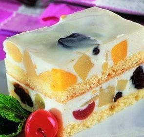 facil-receta-de-gelatina-de-yogurt-con-frutillas-5
