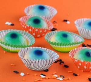 como-hacer-una-gelatina-decorada-en-forma-de-ojo-5